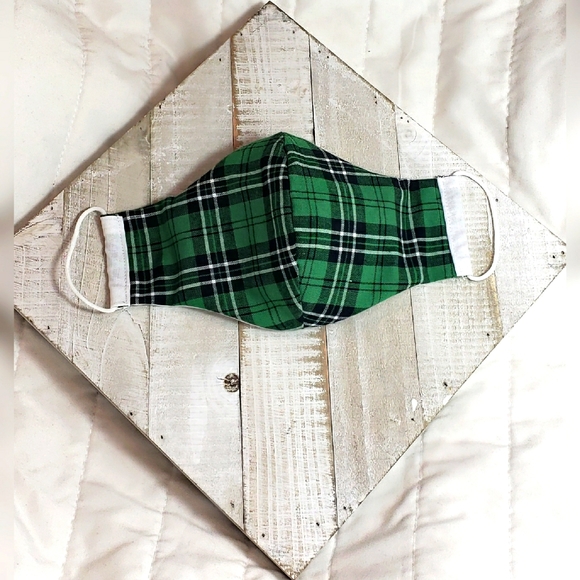 Green Plaid White Face Mask Reversible Triple Layer Filter - Picture 1 of 3